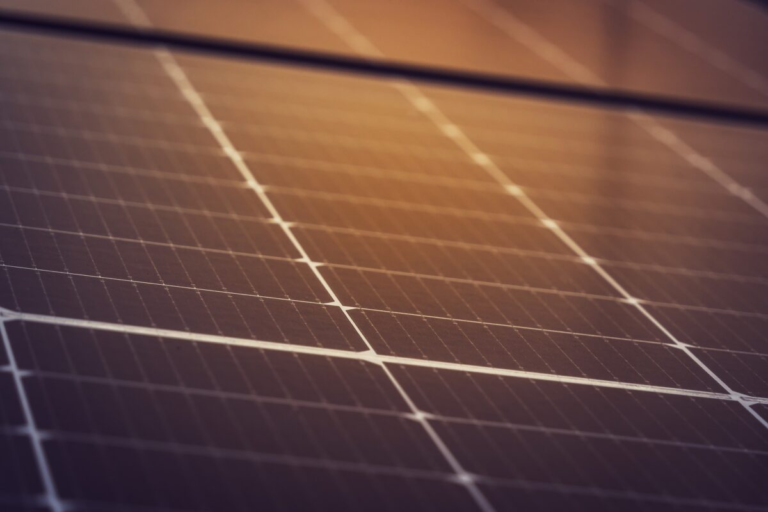 Liberia: Building Solar Power Station  For Dry Season Electricity