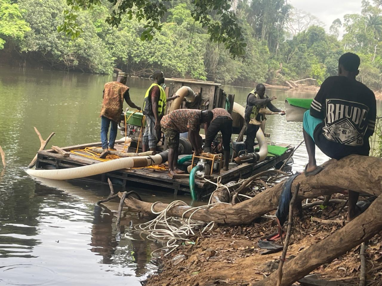 Liberia: Traditional Task Force Destroys Illegal Dredges in Bong Rivers